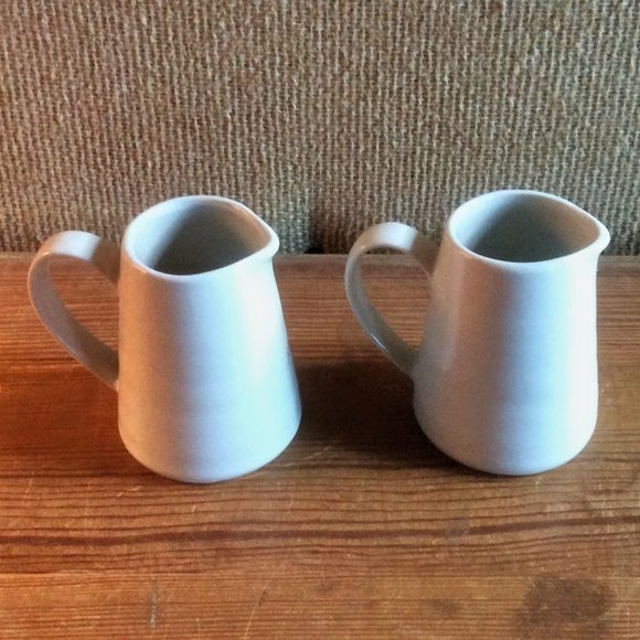 Pair of Stoneware Creamers Little Birdie & Bluebell Flower Country Kitchen Decor - Picture 5 of 7